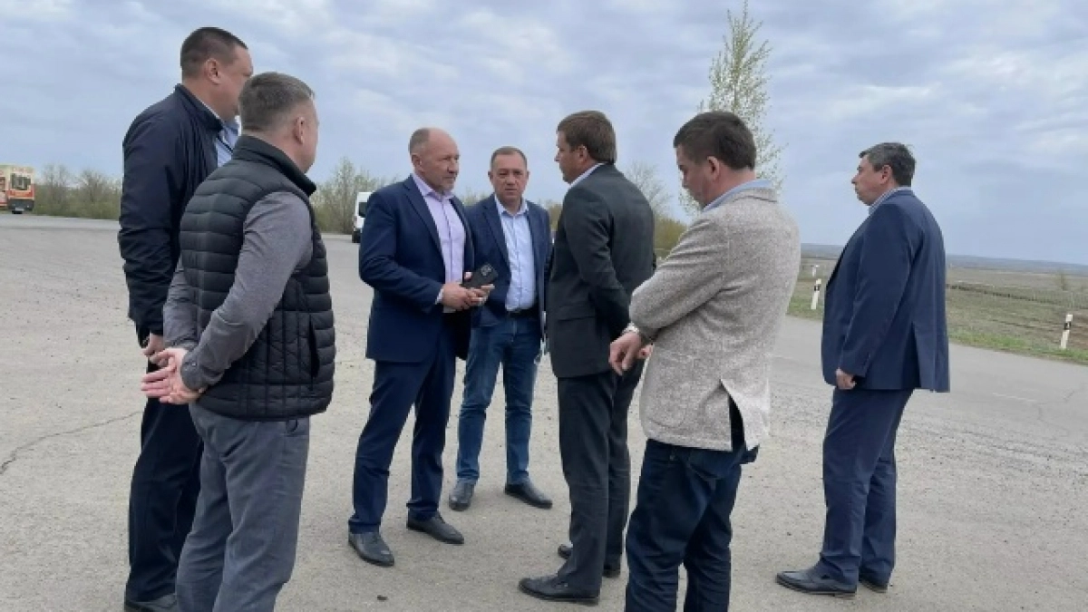 В Оренбурге на Радоницу изменили маршруты автобусов и работу кладбищ