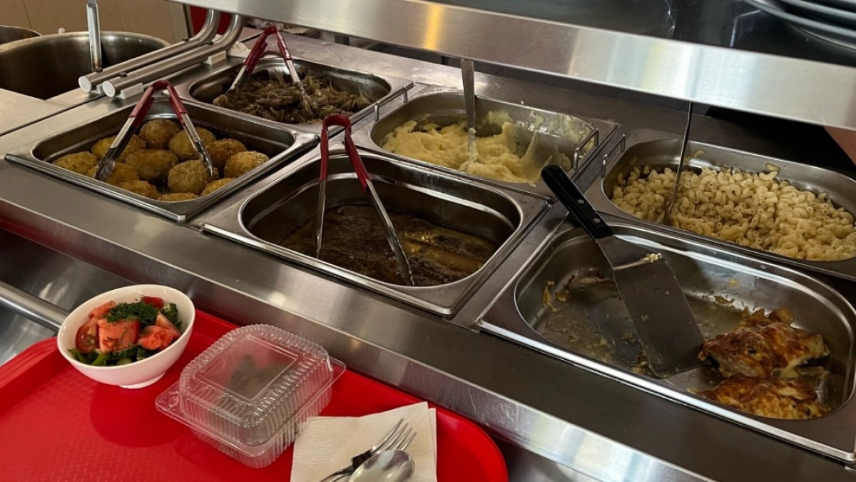 В Оренбурге прокуратура выявила ряд нарушений в сфере организации питания школьников