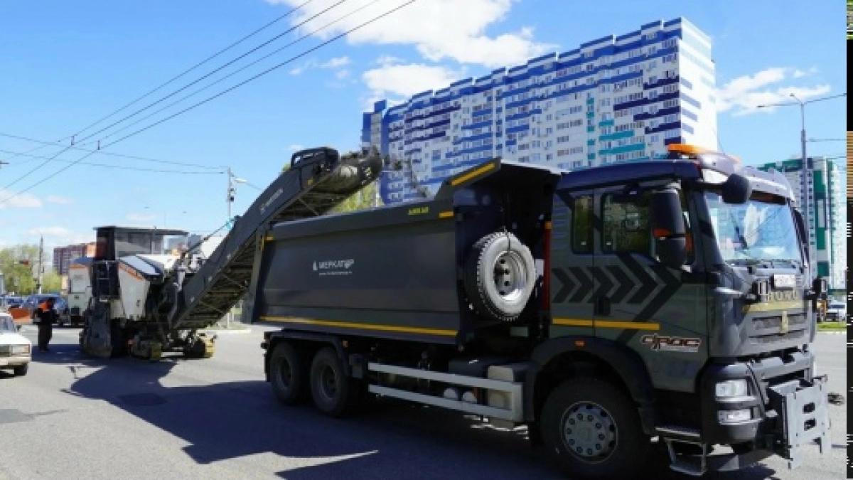 В Оренбурге продолжается ремонт дорог в центре, районах и поселках