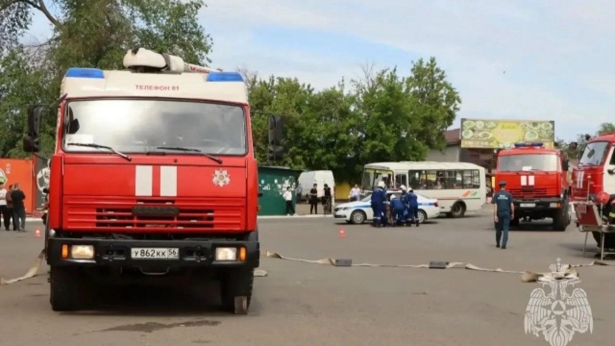 В Оренбурге пожарные провели учения в крупном торговом центре