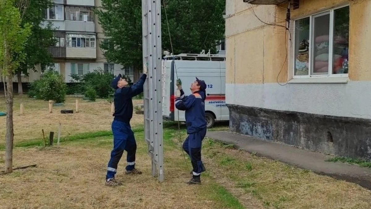 В Оренбургском районе спасатели вскрыли квартиру и обнаружили тело женщины