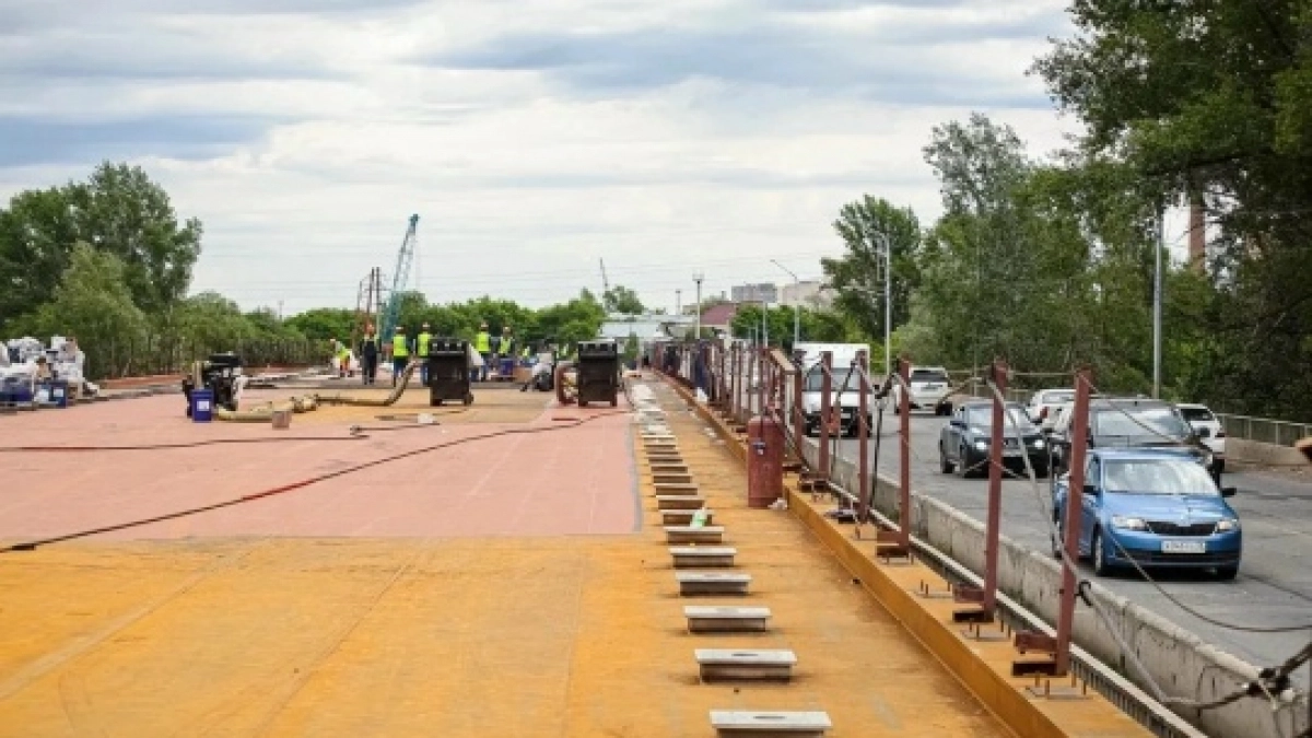 В Оренбурге реконструкция моста через Сакмару выполнена более чем на половину