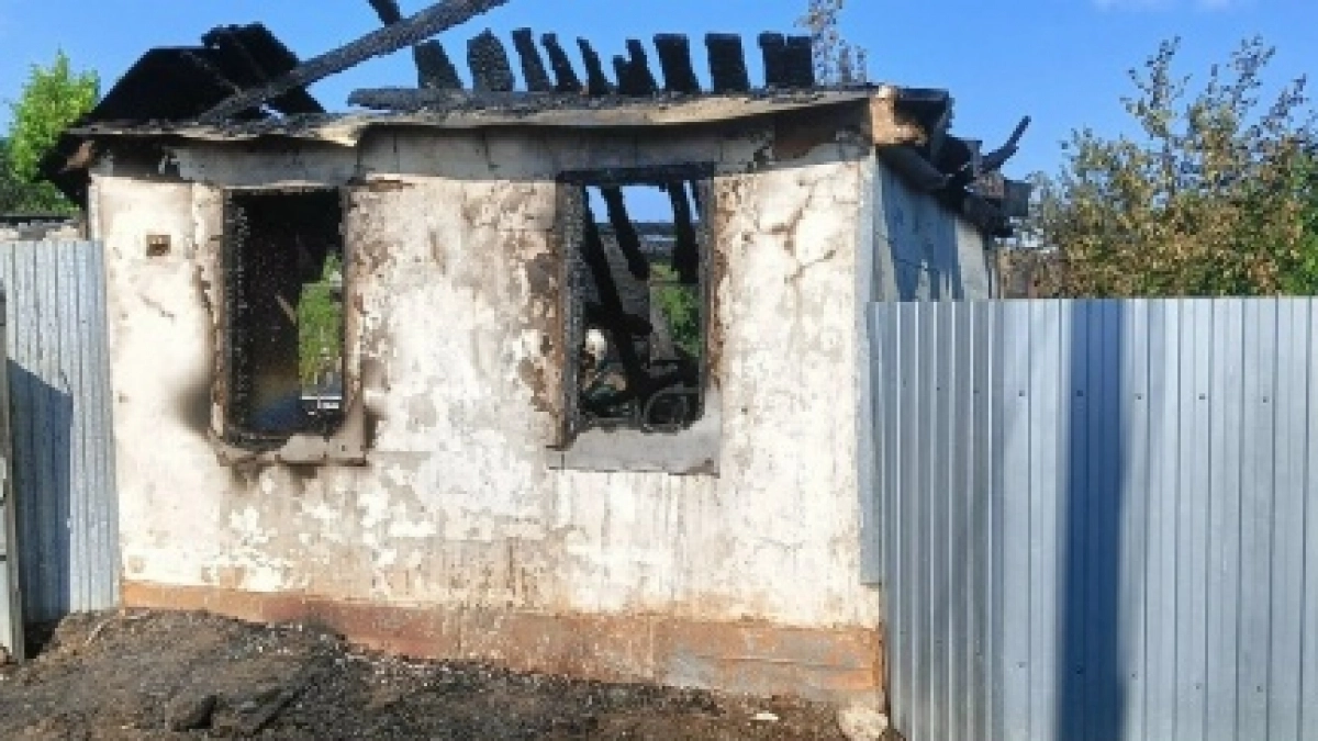 В Сакмарском районе при пожаре в дачном доме погиб мужчина