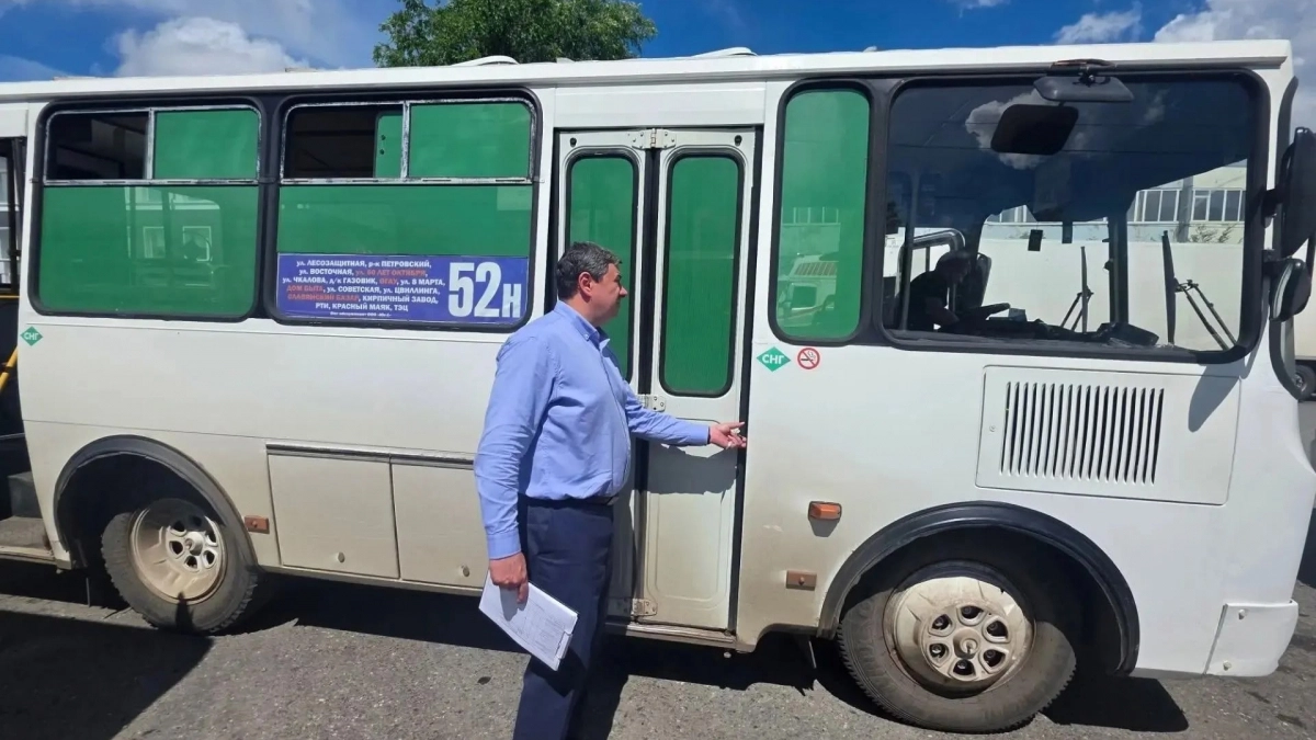 В Оренбурге проверили автобусы на маршруте 52Н