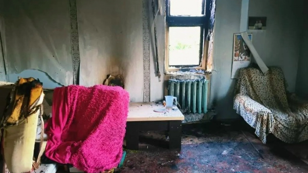 В Оренбурге полицейские спасли пожилого мужчину из горящего дома