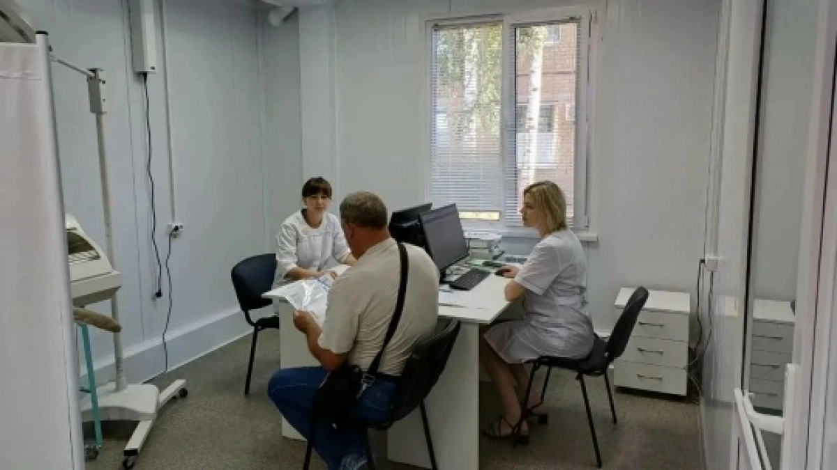 В Оренбуржье специалисты онкодиспансера провели выездной прием для жителей Абдулинского района