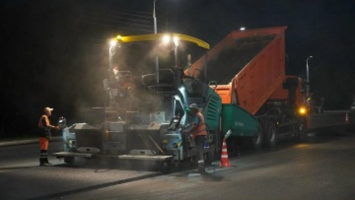 На Нежинском шоссе в Оренбурге начали укладывать новый асфальт