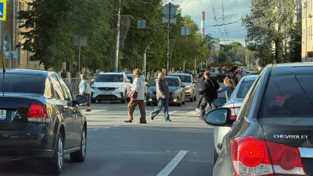 В Оренбурге до конца дня ограничено движение по ул. Пролетарской