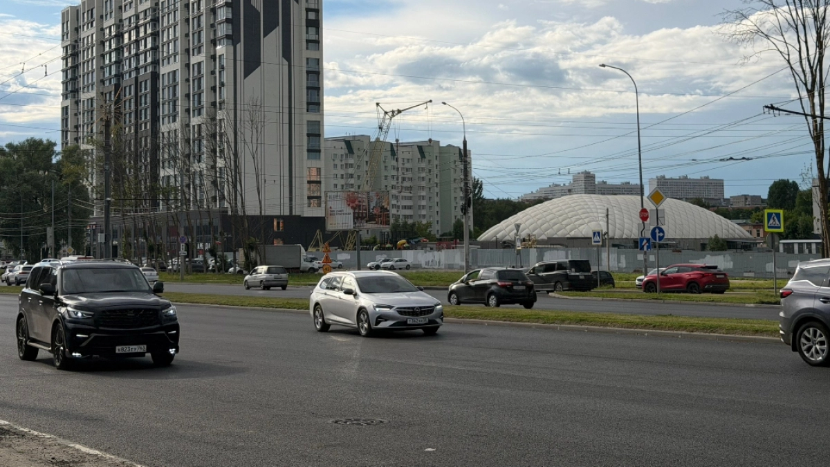 В Оренбурге ведется ремонт дорог, ведущих к школам и детским садам