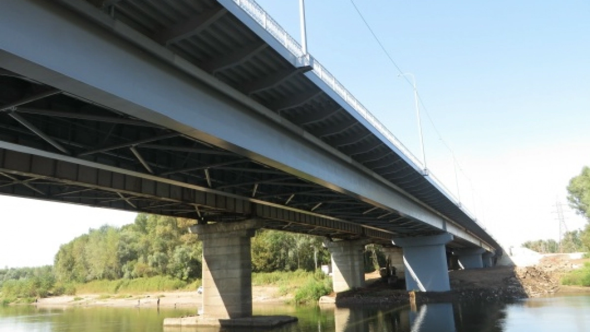 В Оренбурге мост через Сакмару испытали нагрузкой в 270 тонн