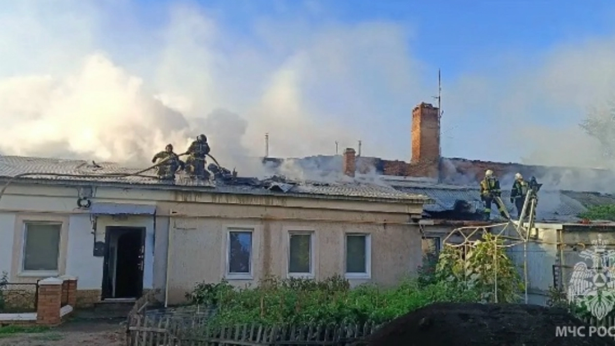 В историческом центре Оренбурга потушили крупный пожар