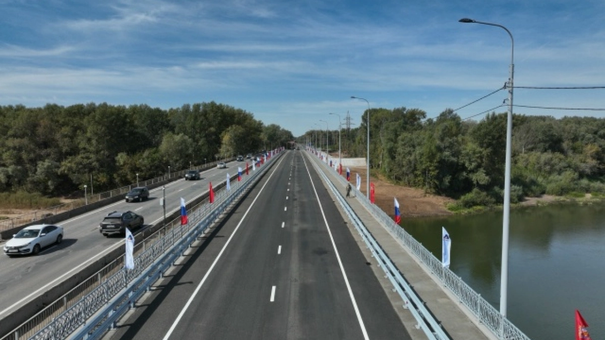 В Оренбурге открыли движение по новому мосту через Сакмару
