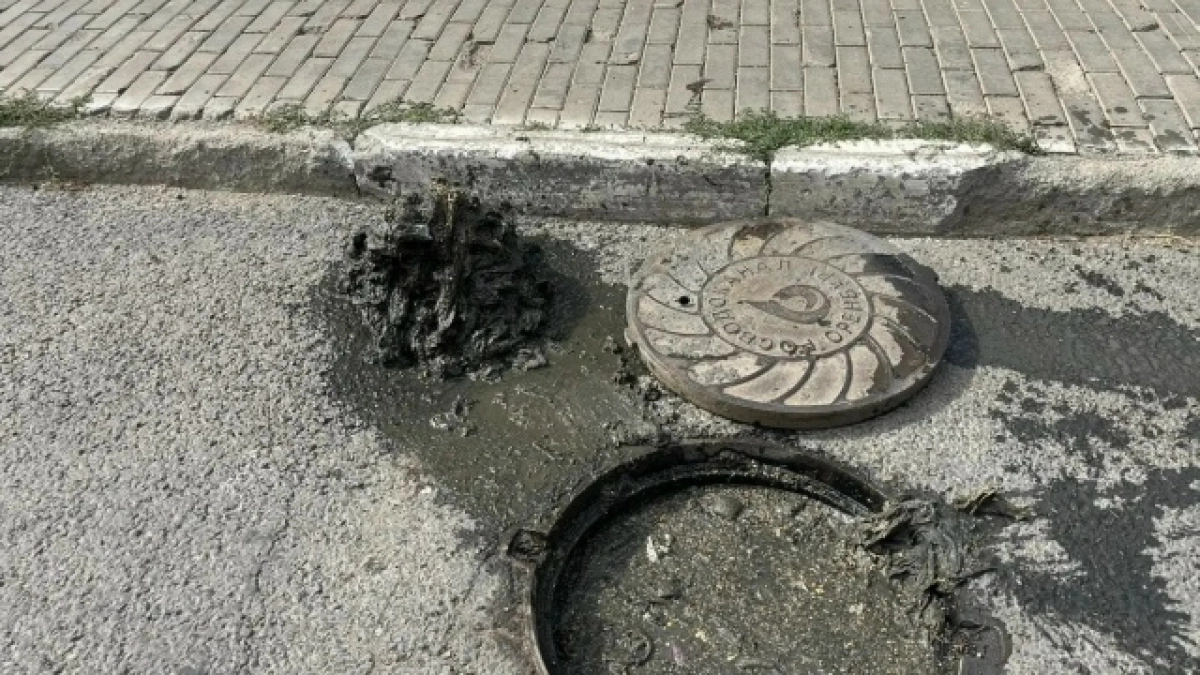 В Оренбурге назвали десять адресов, где чаще всего засорялась канализация