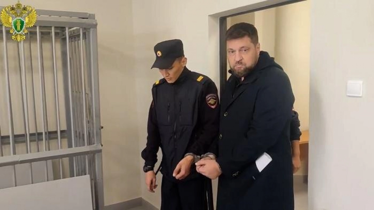 В Оренбурге бывшего главу лизинговой компании арестовали по делу о взятке на 14,7 млн рублей