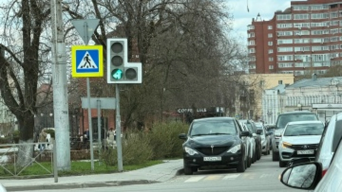 В Оренбургском районе «Ока» опрокинулась в кювет