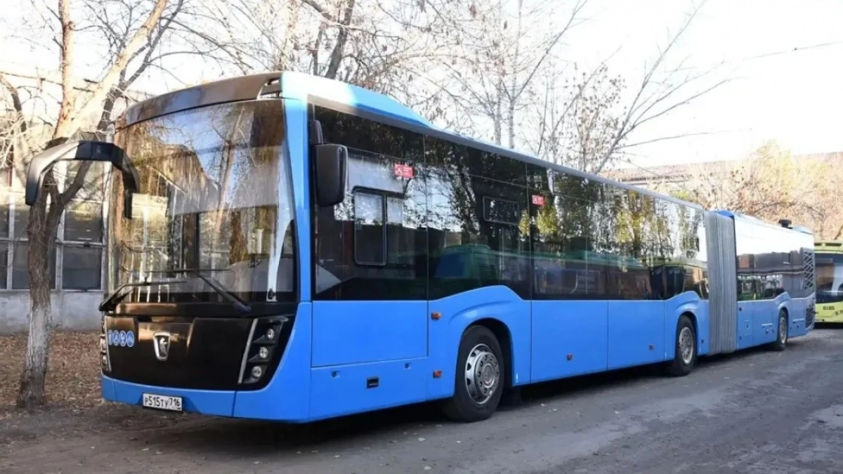 В Оренбурге в тестовом режиме заработал автобус-«гармошка»