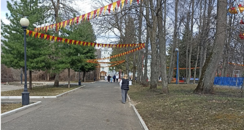 Оренбург очищается от мусора на субботнике 
