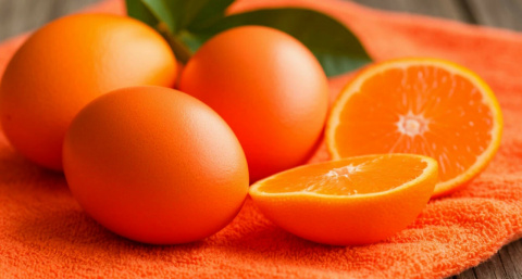 Куркума и шелуха больше не в цене: этот копеечный продукт окрасит яйца в сочный апельсиновый цвет 
