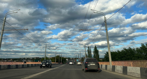 В Оренбурге обрушилось ограждение на мосту