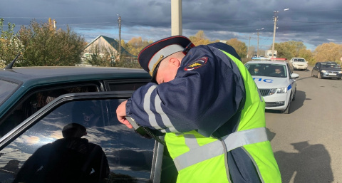 С 4 мая водительские права можно выбросить: новое правило ГИБДД не на шутку встряхнёт водителей