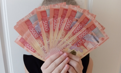 Каждый третий оренбуржец в опросе рассказал о зарплате до 50 тысяч рублей